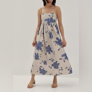 Love, Bonito dress never worn, with tags